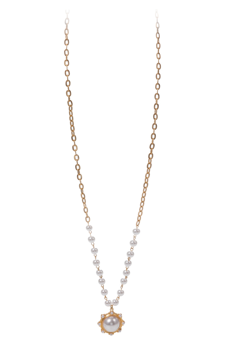 Gold Oval Chain Necklace with Pearl Cabachon with Pearl Accents, Pearl Accents