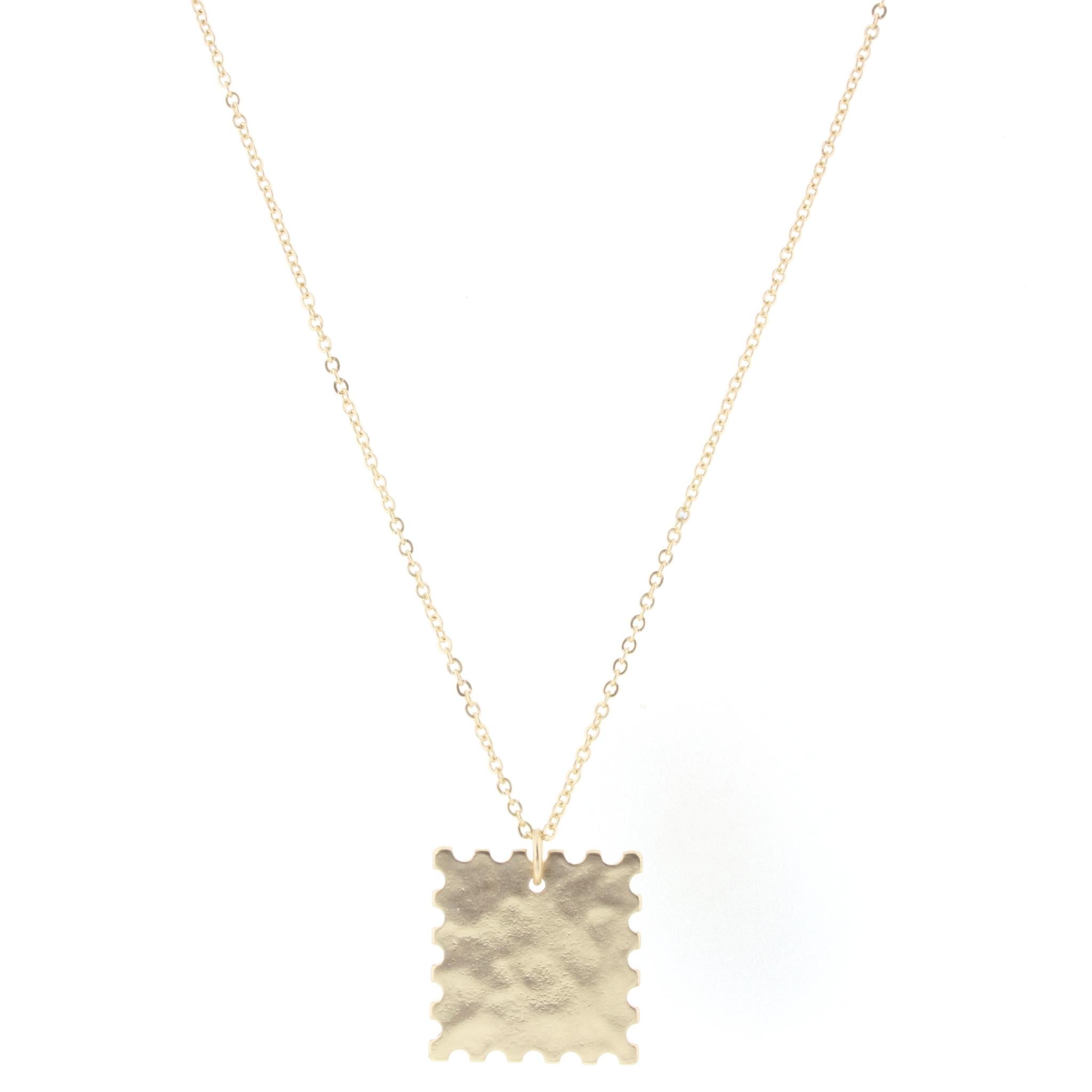 28" Gold Chain Necklace with Scalloped Edge Gold Square